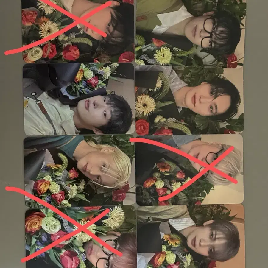 (가격 제안 ㄱㄴ)프롬 플라워카페 포카 판매합니다 ㅠㅠ 진짜 눈물을 머금고 판매합니다.