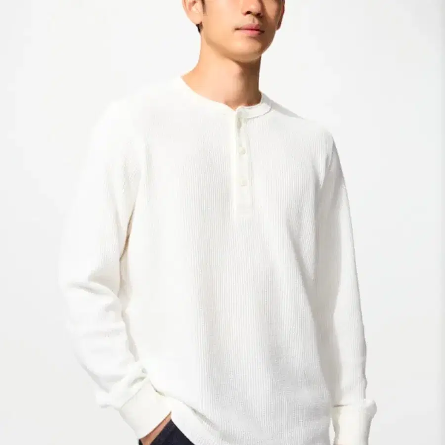 유니클로 와플 헨리넥 티셔츠