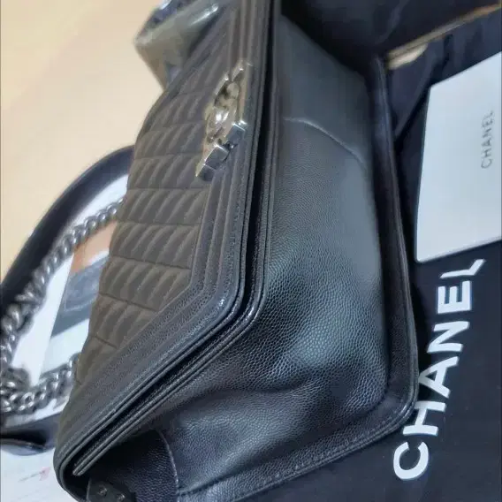 샤넬 보이백 미듐 캐비어 은장 크로스/숄더백 정품S급(감정서O) 사진 7