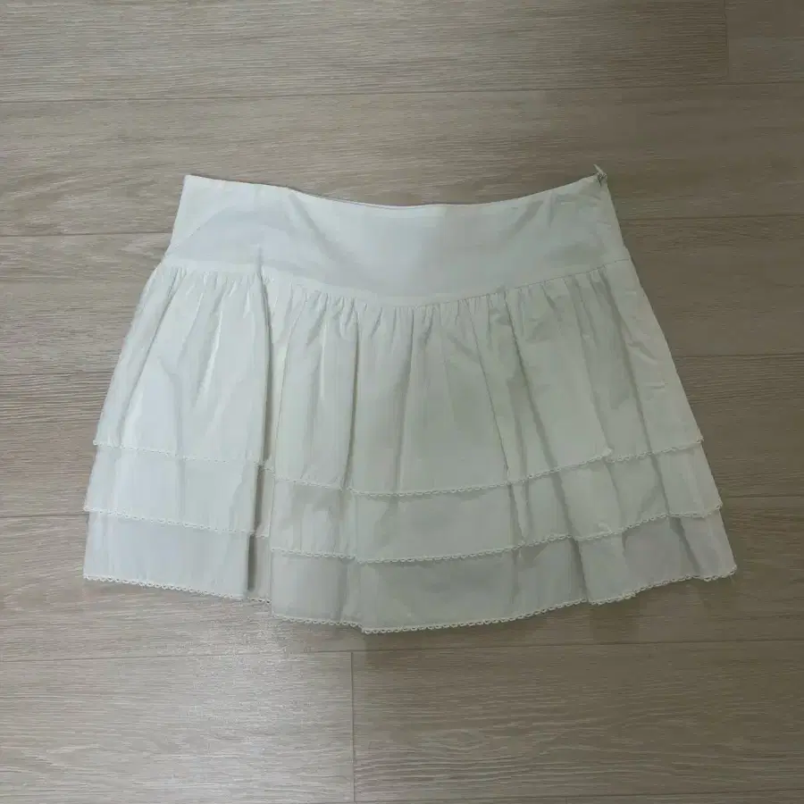 모어댄예스터데이 캉캉 치마