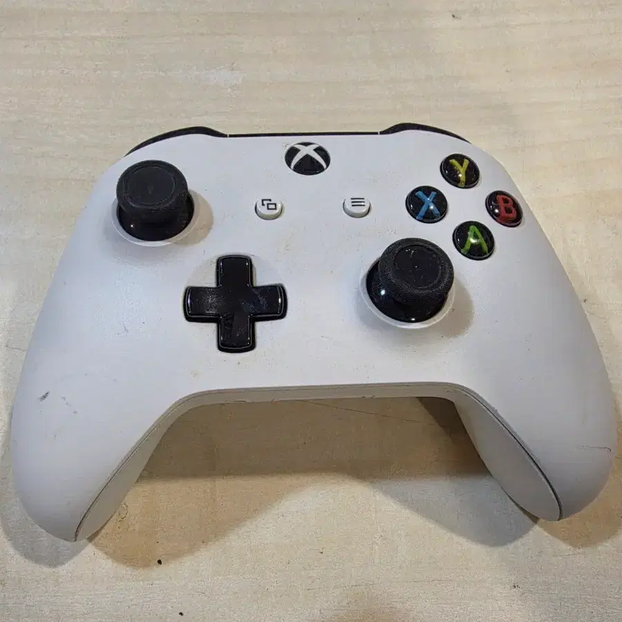 XBOX 3세대 무선 컨트롤러 화이트
