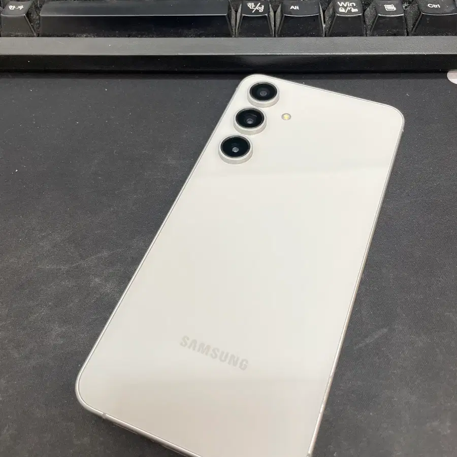 갤럭시S24FE 그레이 256GB 무잔상 상태좋은 중고40만6천팝니다