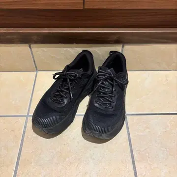 HOKA ONE ONE/BONDI 7/Black
