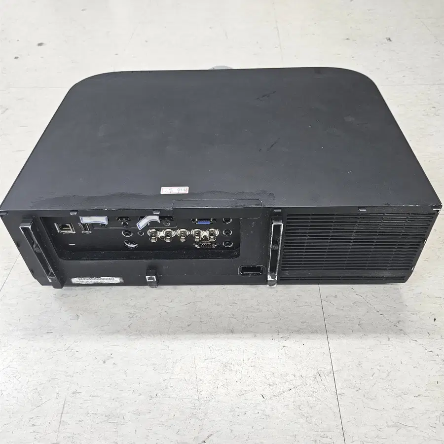 NEC PA672U 6700안시 블랙프로젝터 판매합니다.