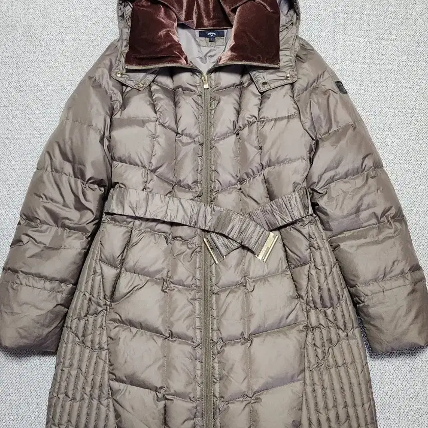캘러웨이 여성 덕다운 코트 카키브라운 LL