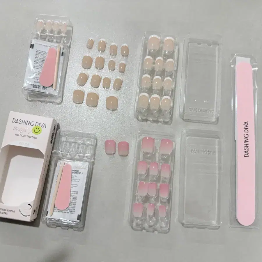 데싱디바 네일팁 에센셜 프렌치 새거+베어핑크