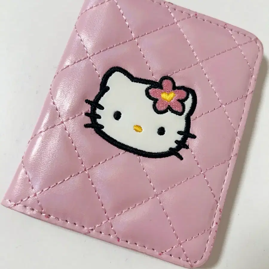 카오하나 헬로키티 퀼팅 카드지갑