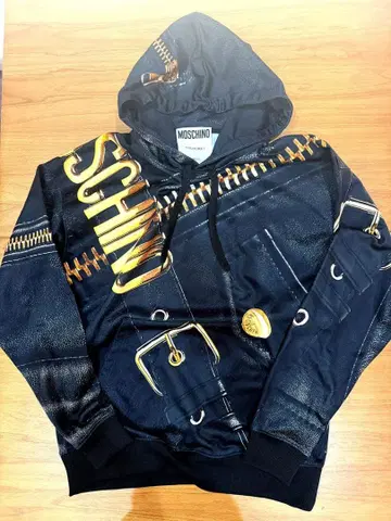 [ 새상품 ] MOSCHINO COUTURE! 바이커 프린트 후드티 46M 사이즈