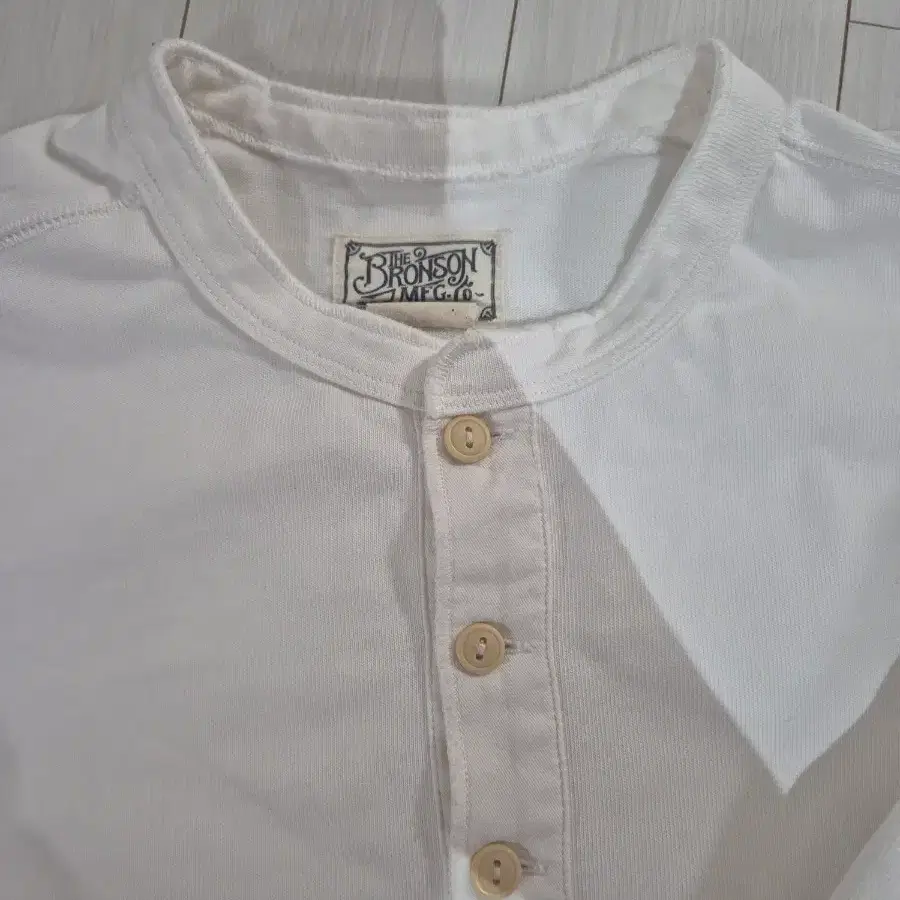브론슨 반팔 헨리넥 XL White