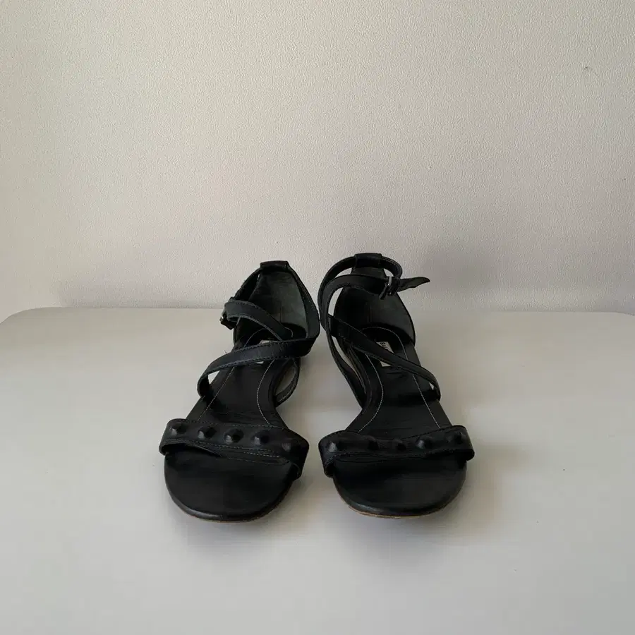 245 발렌시아가 (BALENCIAGA) 스트랩 플랫 샌들 (원산지: 이탈리아)