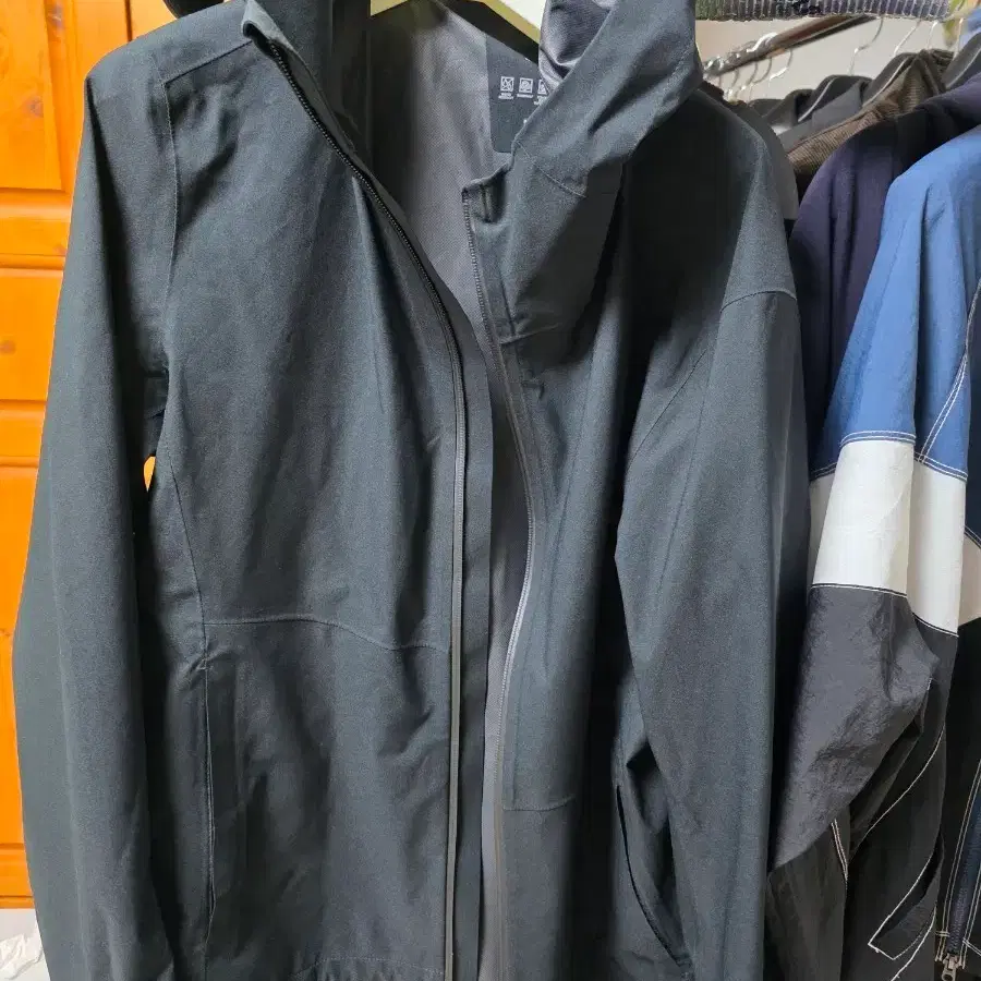 유니클로 블록테크 파카 L 블랙