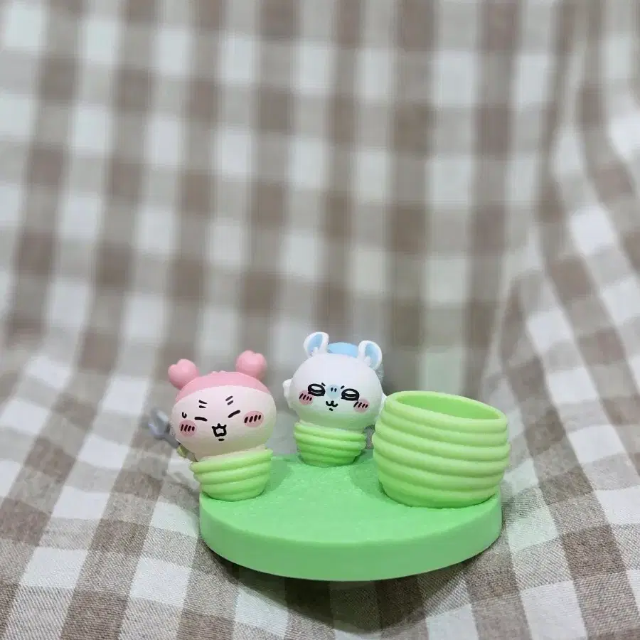 먼작귀 치이카와 인어섬 데스크탑 가챠 모몽가&카니 피규어