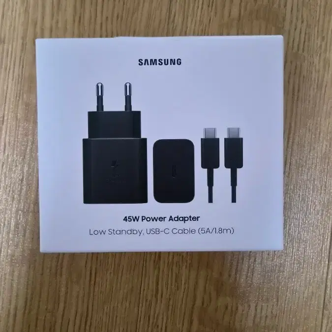 삼성 45W 고속 충전기 USB-C 케이블 포함