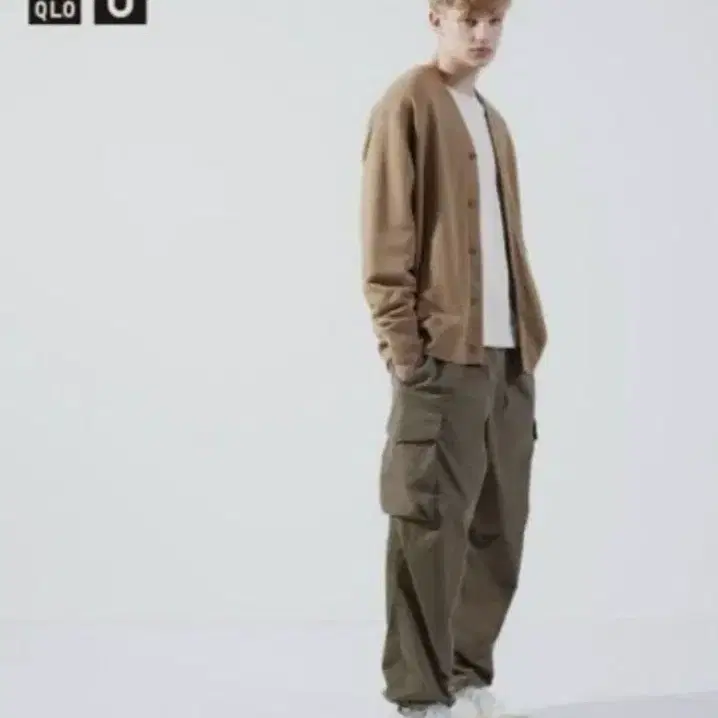 유니클로u 와이드핏 파라슈트 카고 올리브 L