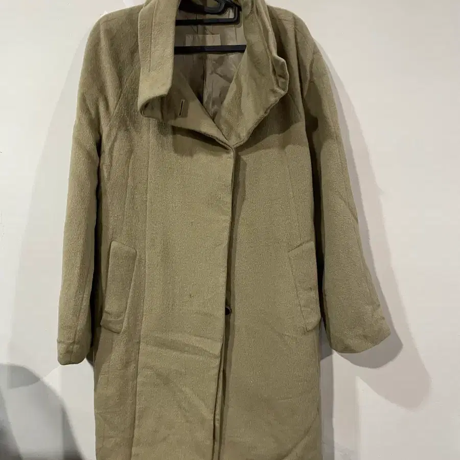 마인 베이지색 겨울 코트