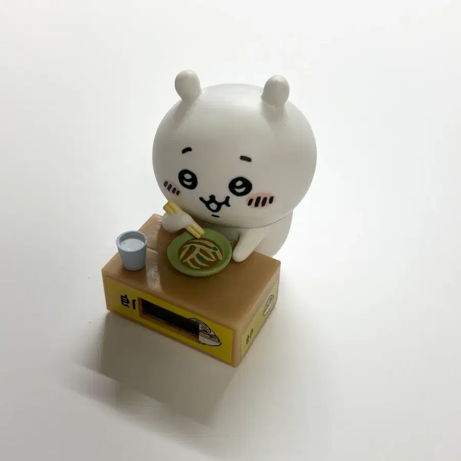 치이카와 먼작귀 라멘 골판지 탁상 시계 가챠