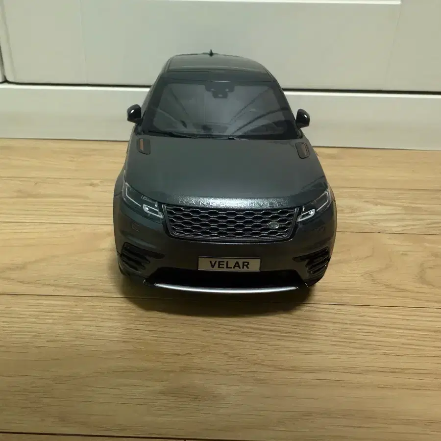 1:18 LCD Range rover Velar 다이캐스트 판매 First edition