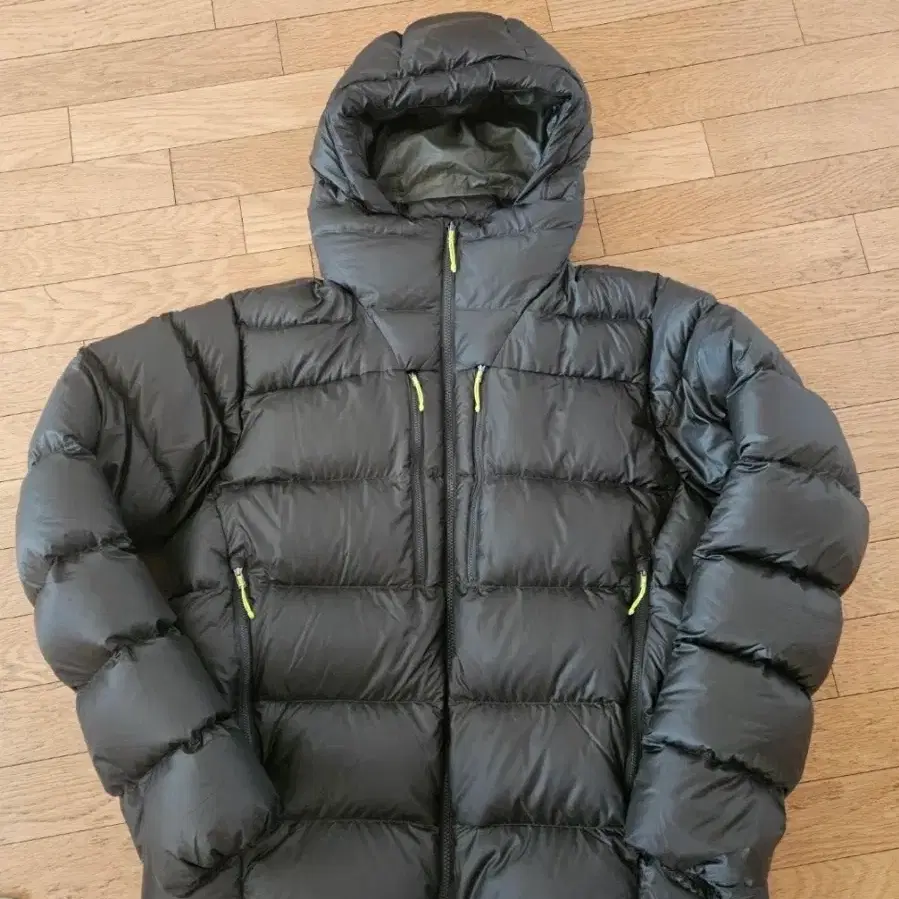 파타고니아 피츠로이 패딩 로고리스 한정판 xl