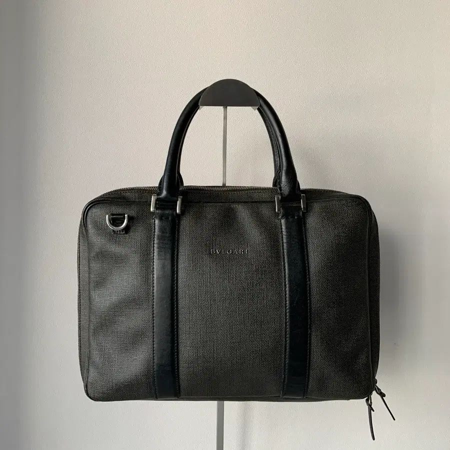 업뎃완료 불가리 BVLGARI 로고마니아 브리프케이스 백