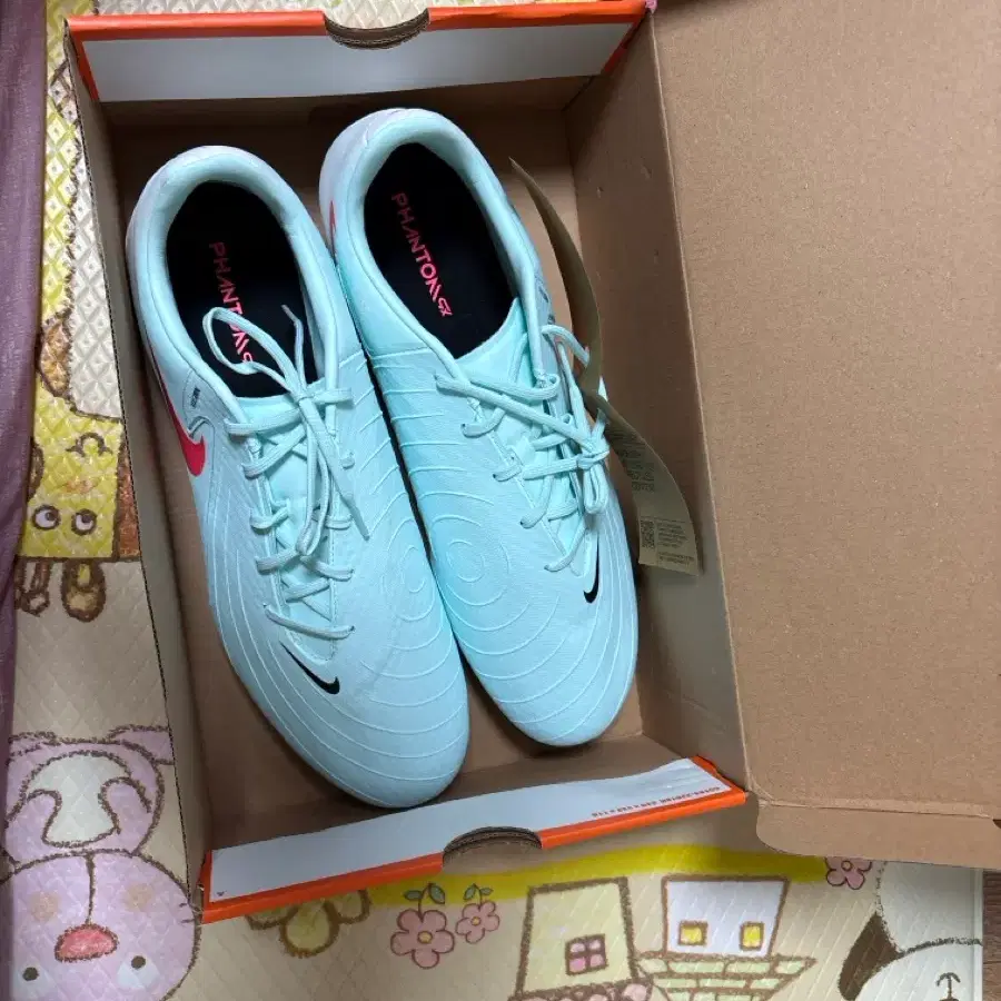 나이키 팬텀 축구화에요! 새거에요! 300mm