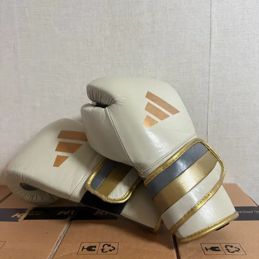 아디다스 아디스피드 501 벨크로 글러브 14oz