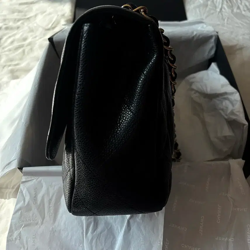 샤넬 클래식 라지 캐비어금장 사진 2