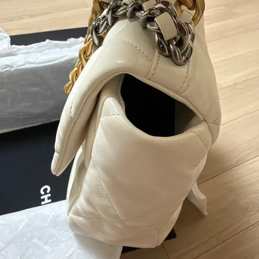 샤넬 샤넬19 핸드백 라지 사진 4