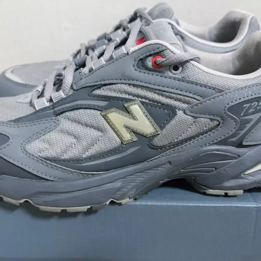 New Balance 725 dark grey