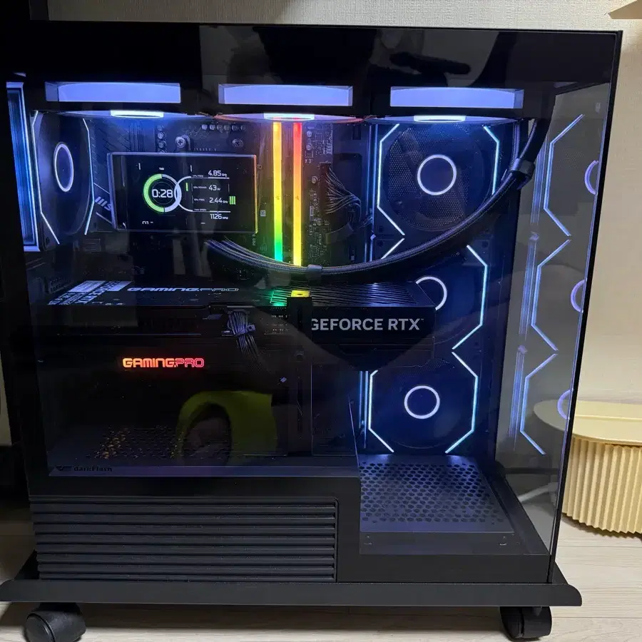 7800x3d rtx5070ti 램32GB 2TB 고사양 게이밍 본체 판매합니다.