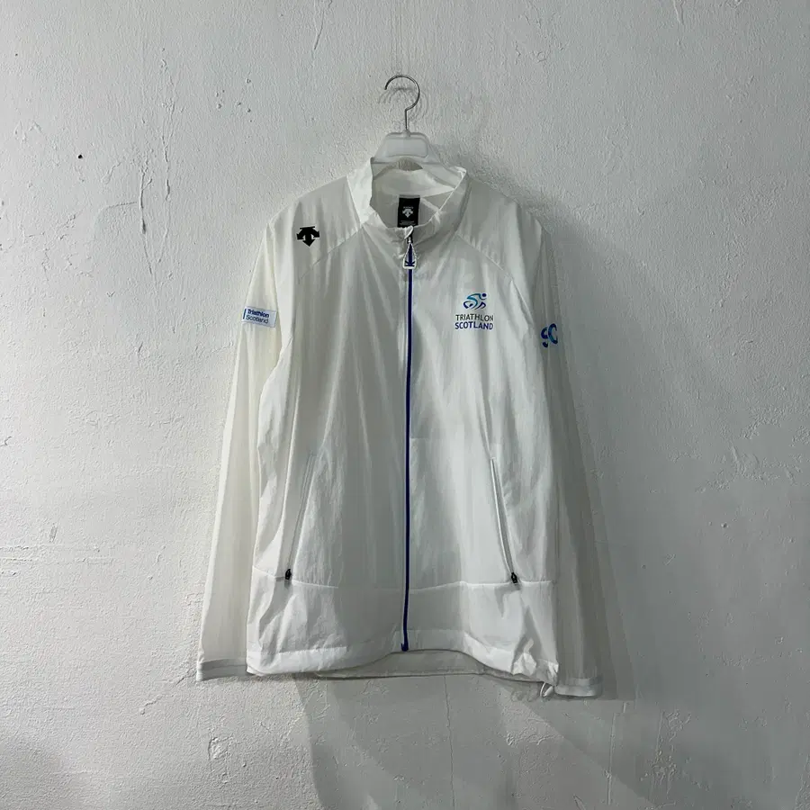 데상트 트라이슬론 바람막이 자켓 L