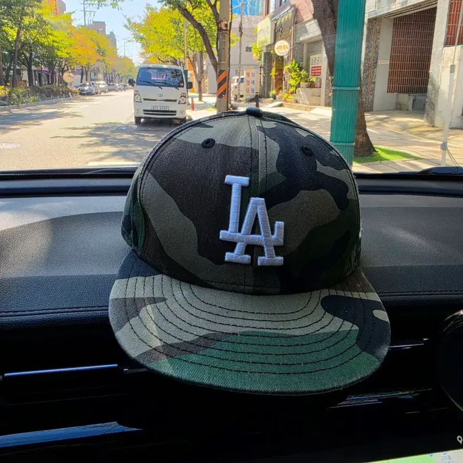 뉴에라 MLB LA 다저스 피티드캡 우드랜드 카모 7 3/4