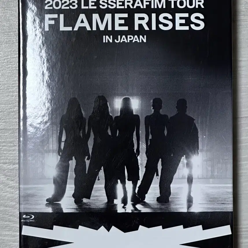 르세라핌 2023 투어 FLAME RISES IN JAPAN 블루레이 판매합니다