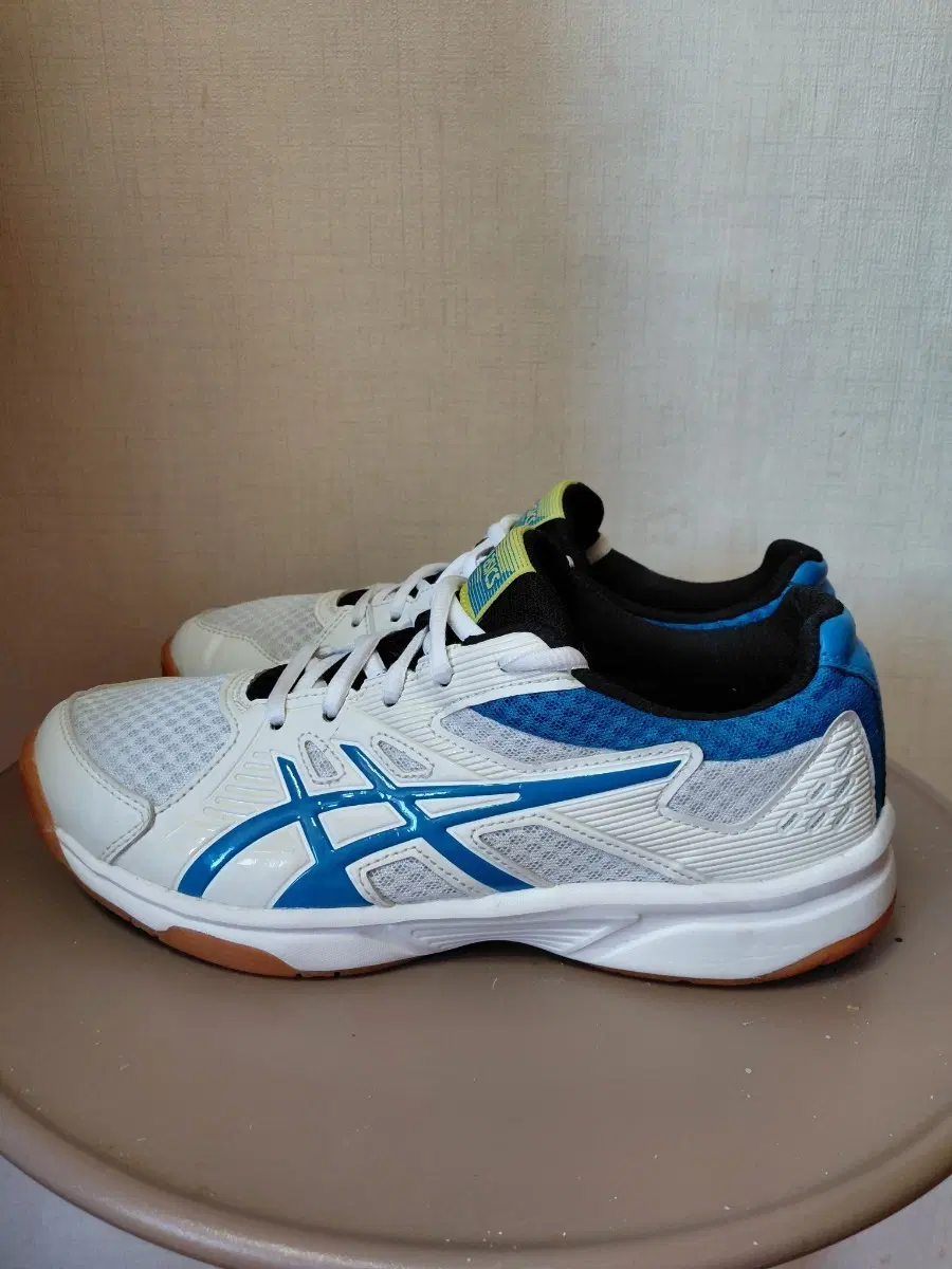 >>New Product<< Unisex Asics Libre sneakers 240~245 for sale