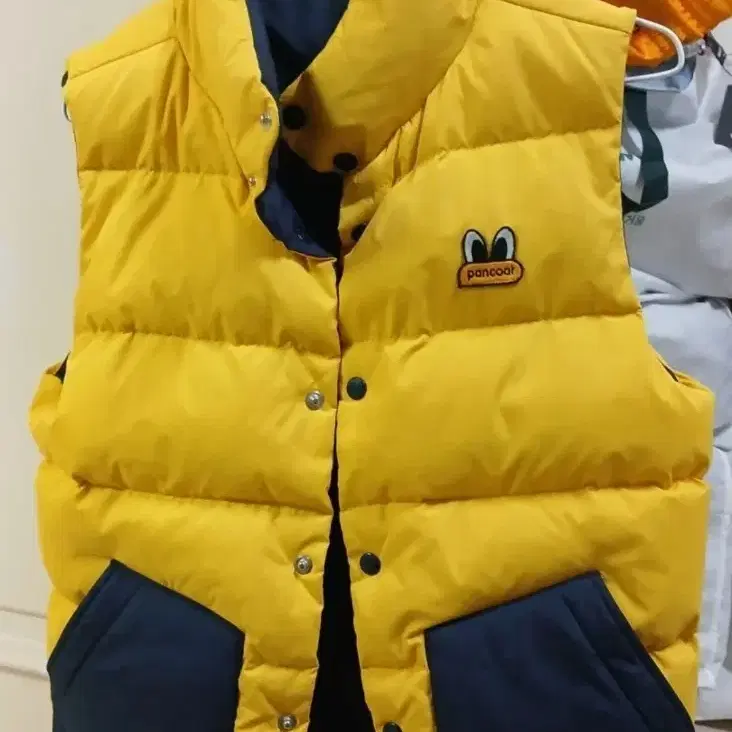 여성의류 팬콧 덕다운 경량 패딩 점퍼 조끼