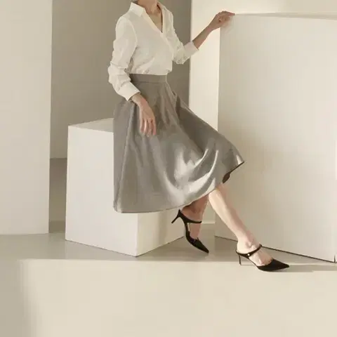 블랑쇼 오드리 스커트 치마 햅번 플레어 A라인 미디 결혼식 하객룩
