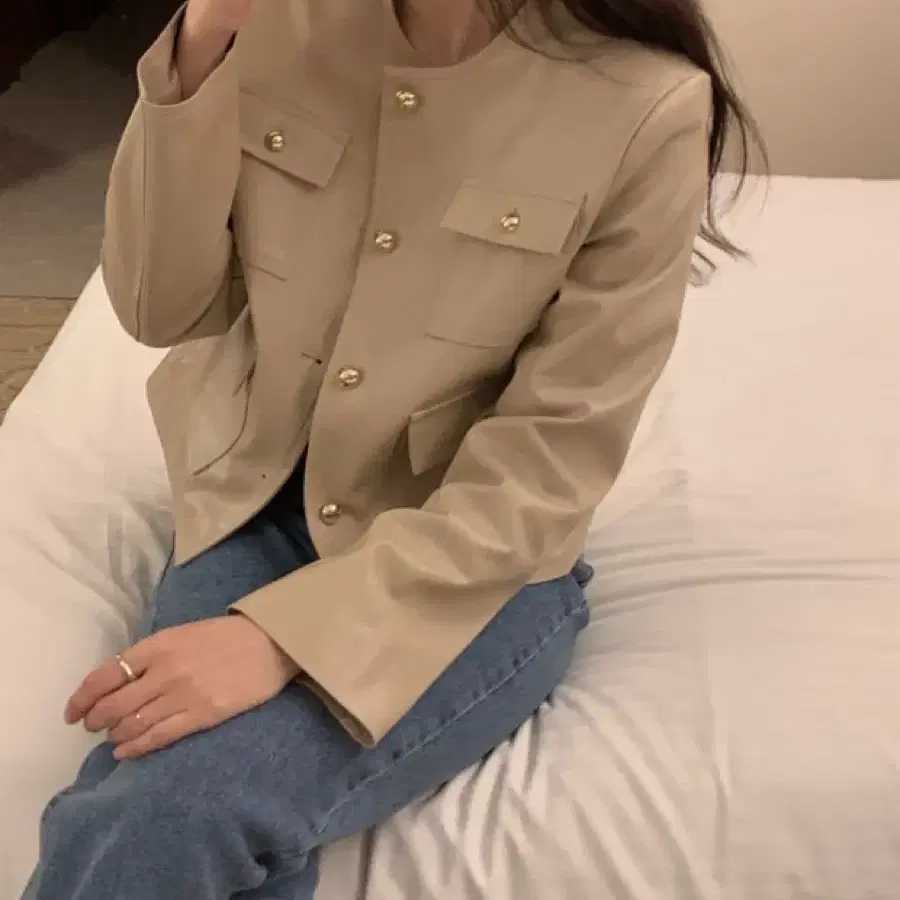 더이스트샵 베이지 노카라 자켓 4포켓