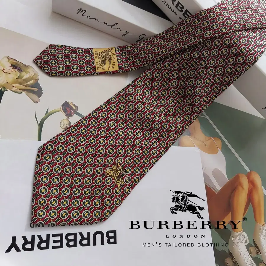 버버리 레드 기하학 패턴 기마사 로고 넥타이 9.4cm A+등급 K3863