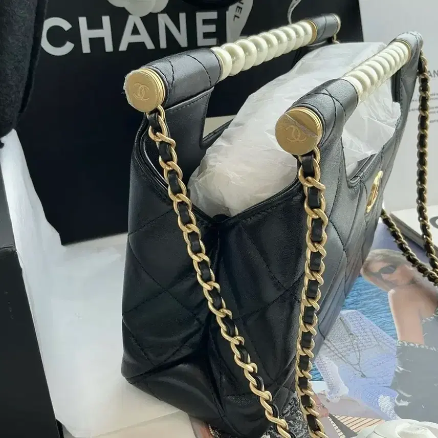 샤넬 CHANEL 2025 봄-여름 프리-컬렉션 컬렉션의 쇼핑백: AS5413 사진 8