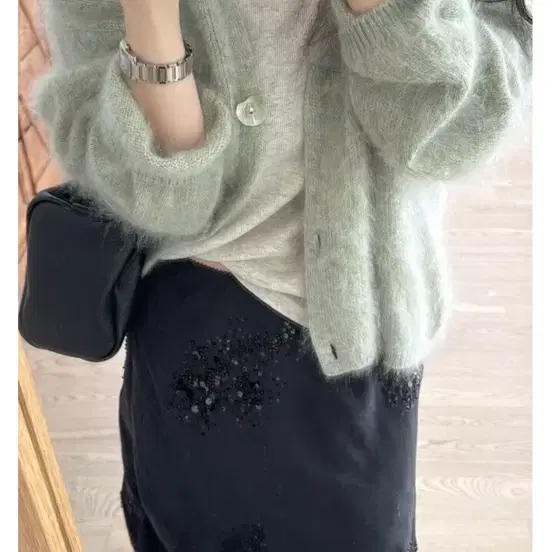 인더바즈 애플민트 가디건 새상품