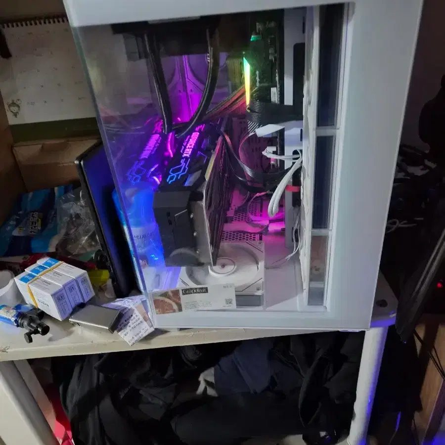 화이트 PC 케이스 rtx4080