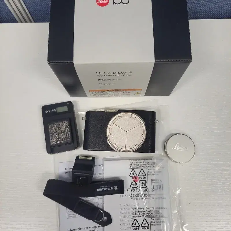 라이카디럭스8,라이카d-lux8 100주년에디션 500컷대 보증마니남은 신동급팔아요 악세포함 타기종교환o