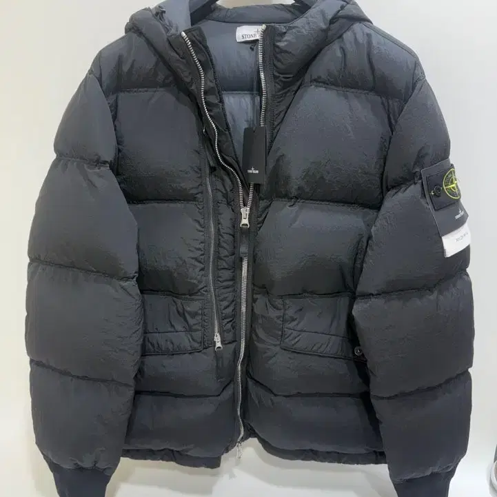 스톤 아일랜드 안티 지퍼패딩