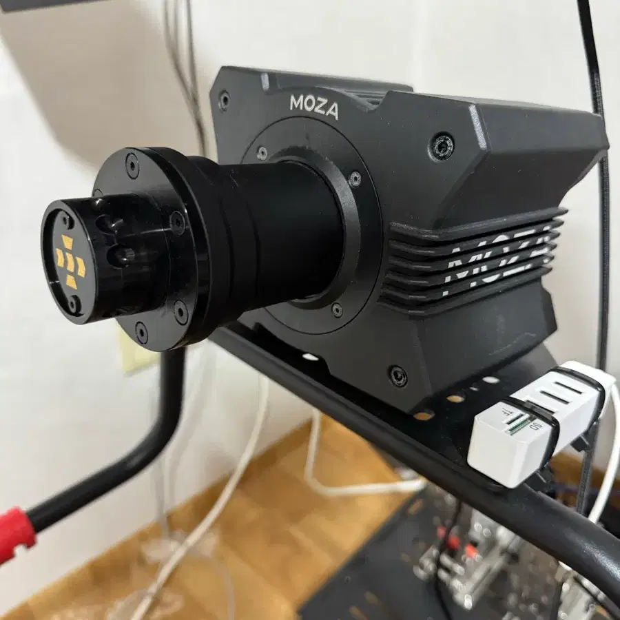 Moza R9 v2 베이스