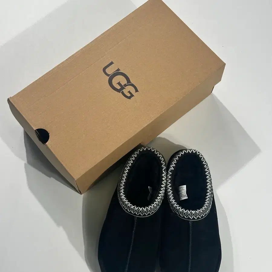 (정품/새상품) UGG 어그 여성 타스만 블랙