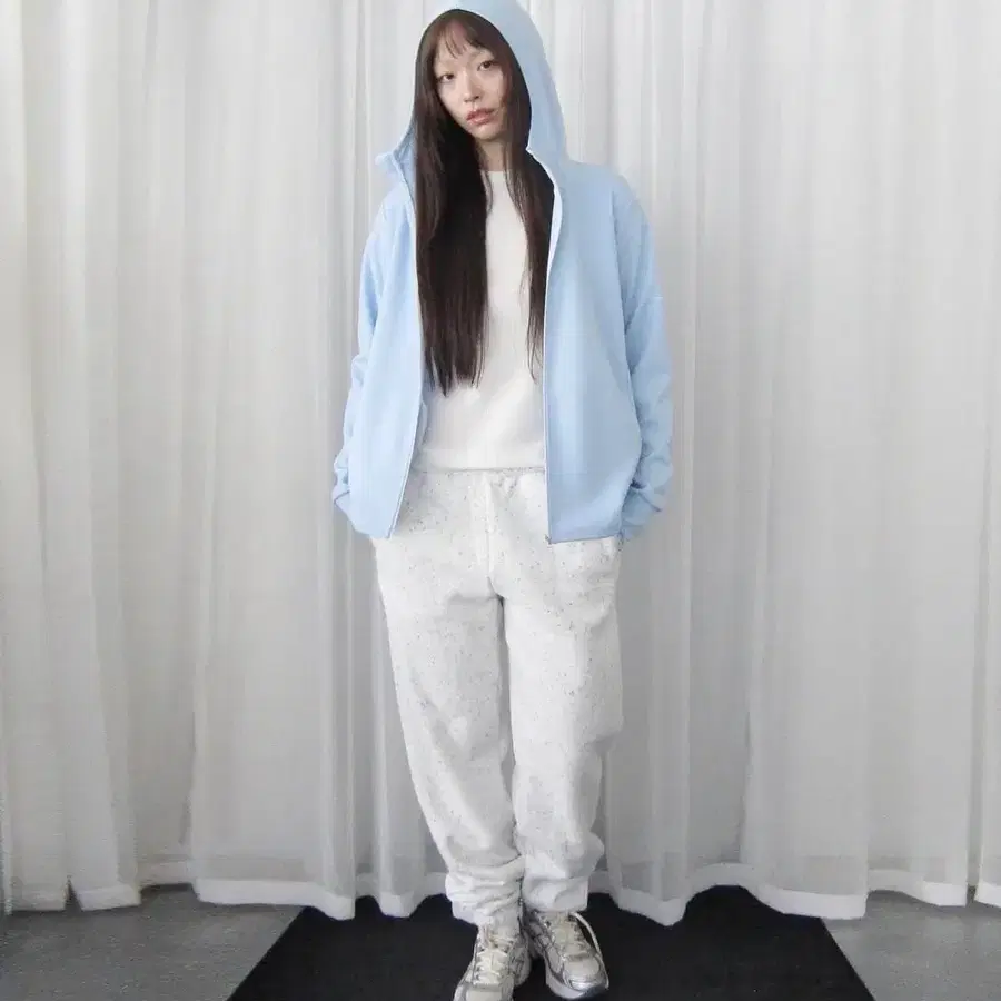 지초이 컴포트 25-001 이지 윈드 후디 라이트 블루