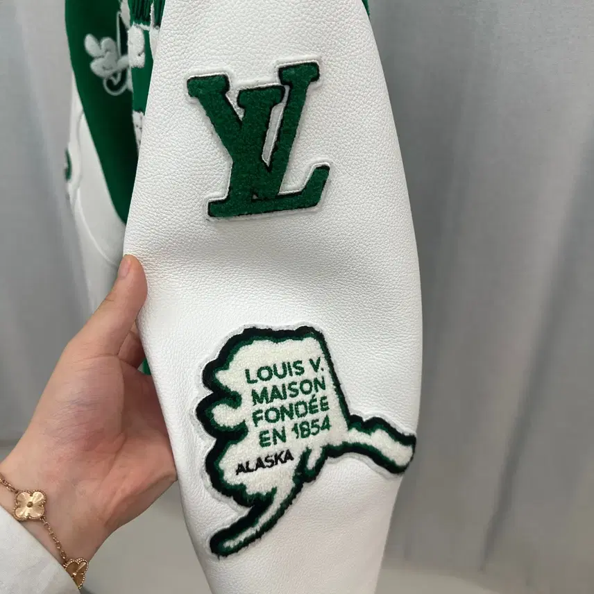 루이비통 [카우스] LV 버질아블로 레더 바시티 자켓 사진 4