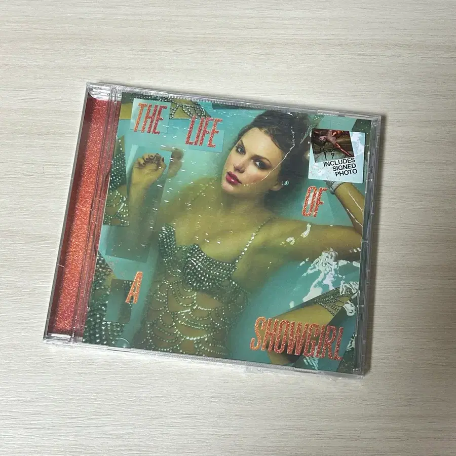 테일러 스위프트 the life of a showgirl 2번 사인 cd
