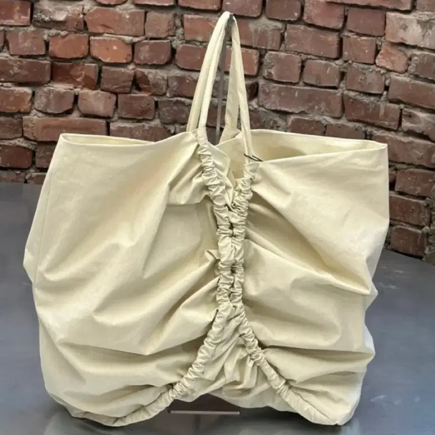 新製品）ロークラシックバタフライバッグ トートバッグ スーツケースエコバッグlow classic