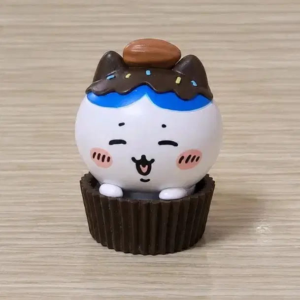 먼작귀 하치와레 컵케이크 피규어
