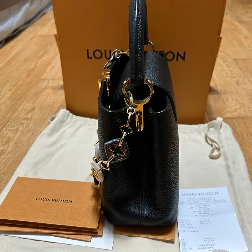 루이비통 lv 신형 capucines 블랙 해군 블루 에나멜 스냅 사진 7
